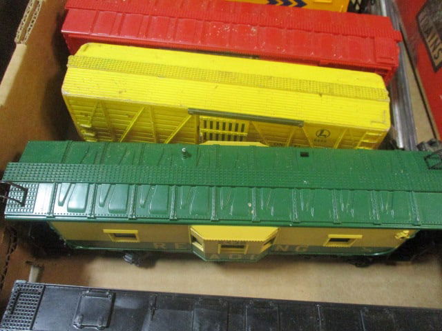 Lionel/Reading/Northern Pacific, etc. Train Cars Grouping - 3