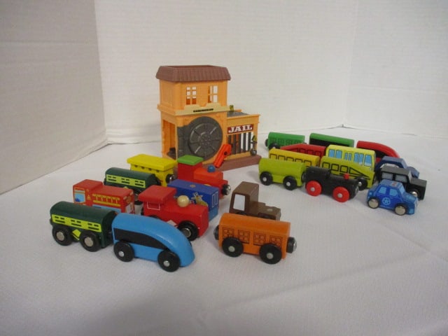 Wooden Railway Vehicles, Buildings & Components (1 of 4)