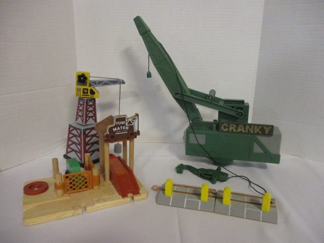 Thomas & Friends Railray Crane & Towmater Tow Yard: . 