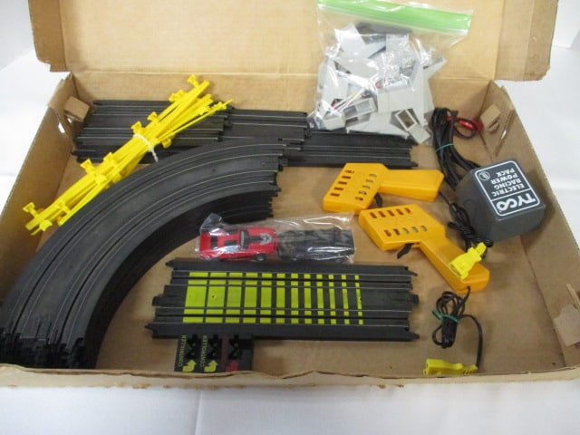 Tyco Challenge 100 Electric Racing Set in Box - 8