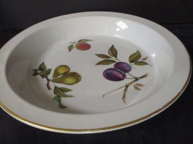 Royal Worcester Evesham Porcelain Pie Plate 9" (1 of 5)
