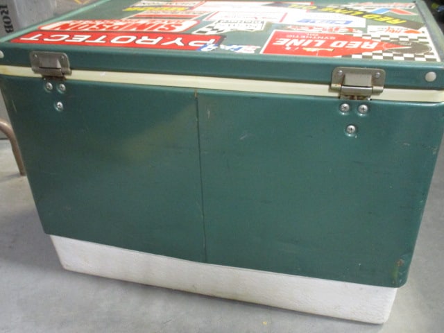 Vintage Coleman Metal Ice Chest/Cooler - 8