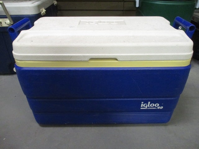 Igloo Legend Series Cooler: 21 x 13 x 14 
