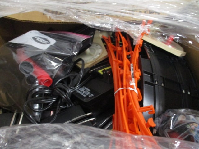 Speed King Slot Car Racing Set: See all pictures 