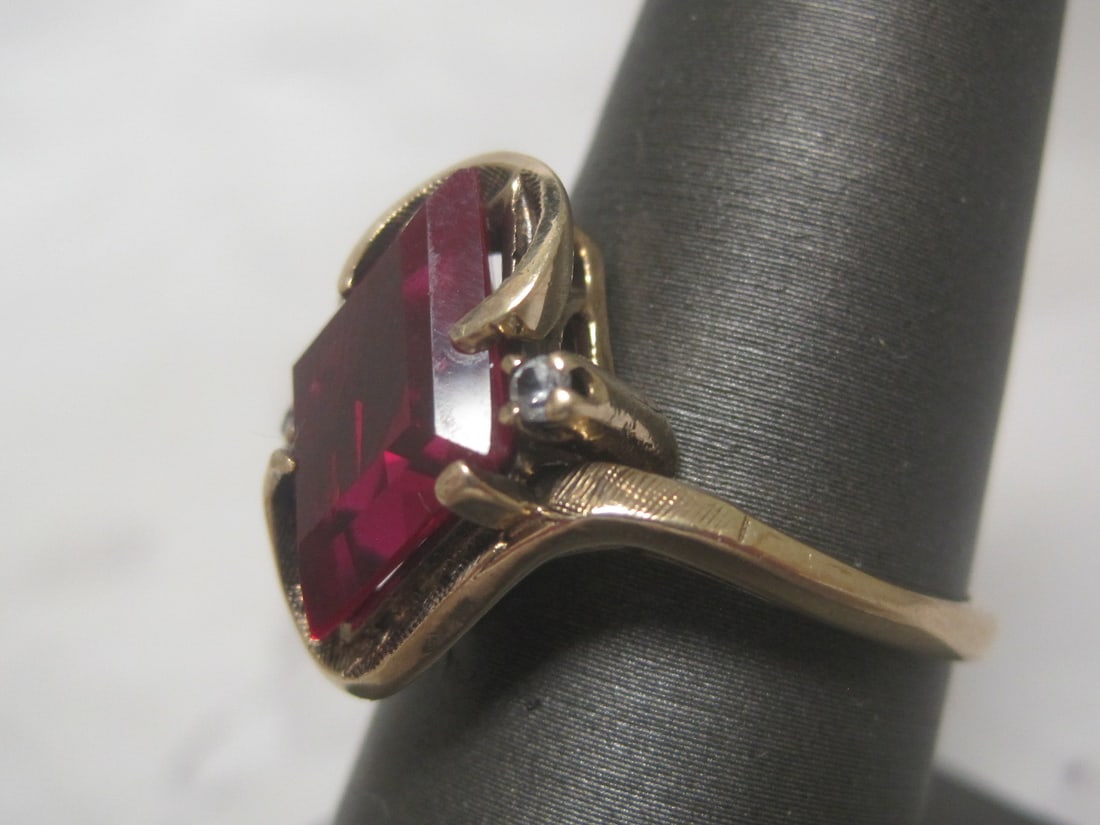 10k Gold Ring with Synthetic Red Stone - 2