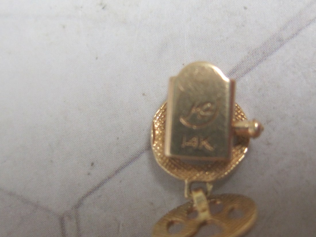 7" 14k Gold Tiger Paw Bracelet - 4