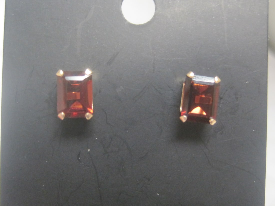 14k Gold Garnet Pierced Earrings (1 of 5)