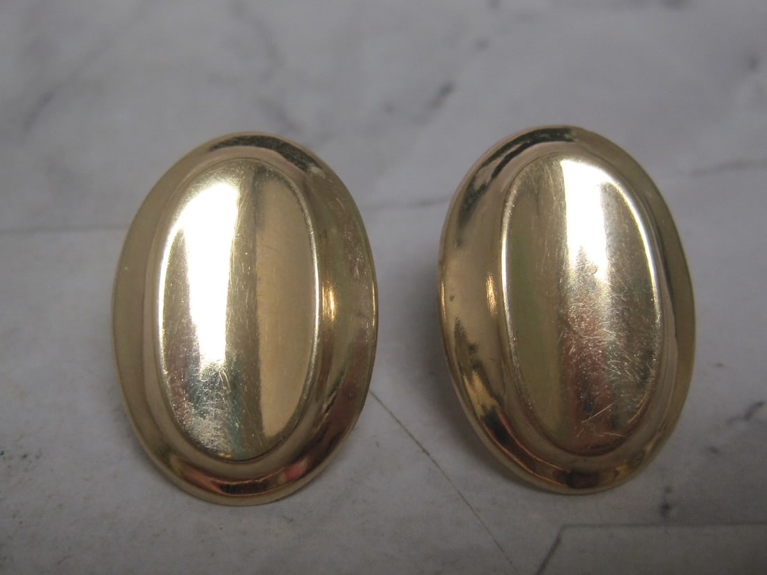 14k Gold Oval Pierced Earrings (1 of 3)