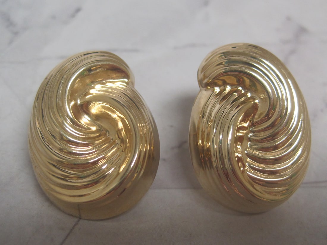 14k Gold Shell Pierced Earrings (1 of 4)