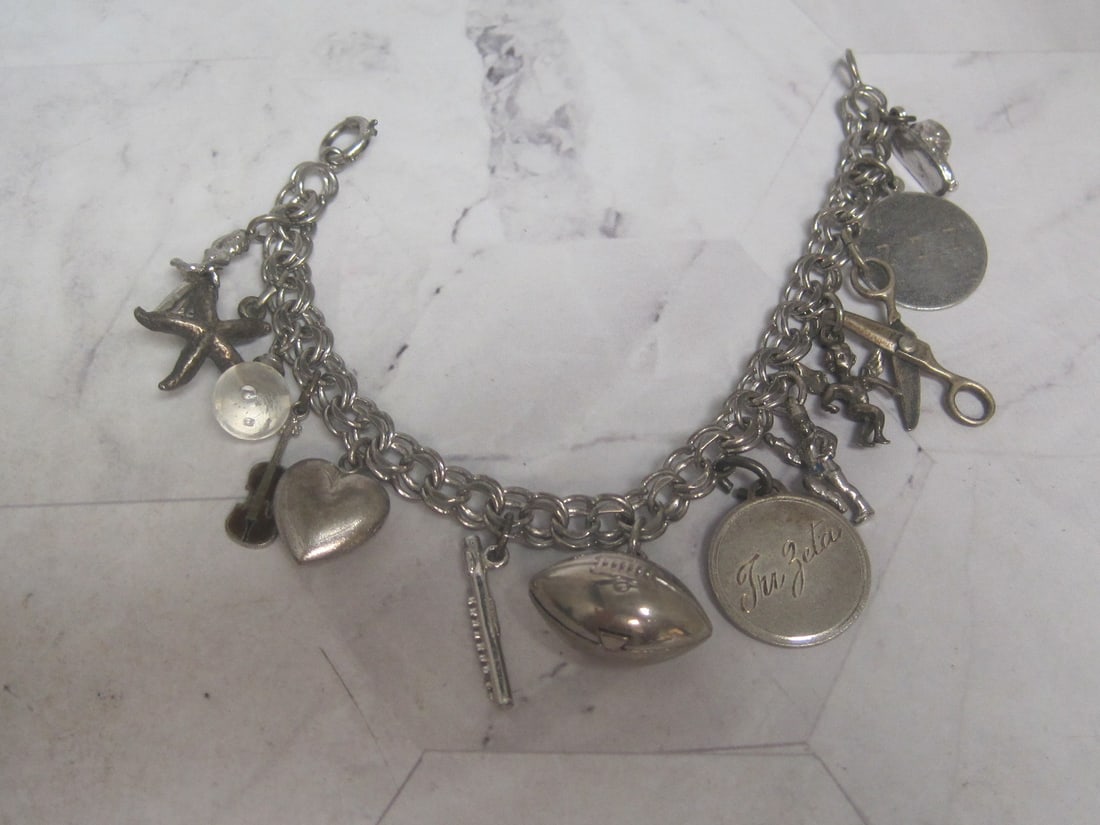 7" Sterling Silver Vintage Charm Bracelet (1 of 5)