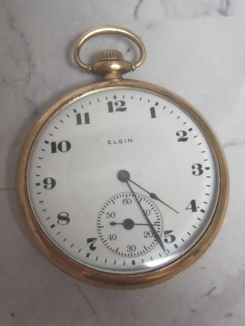 Elgin Pocketwatch: Case engraved with initials