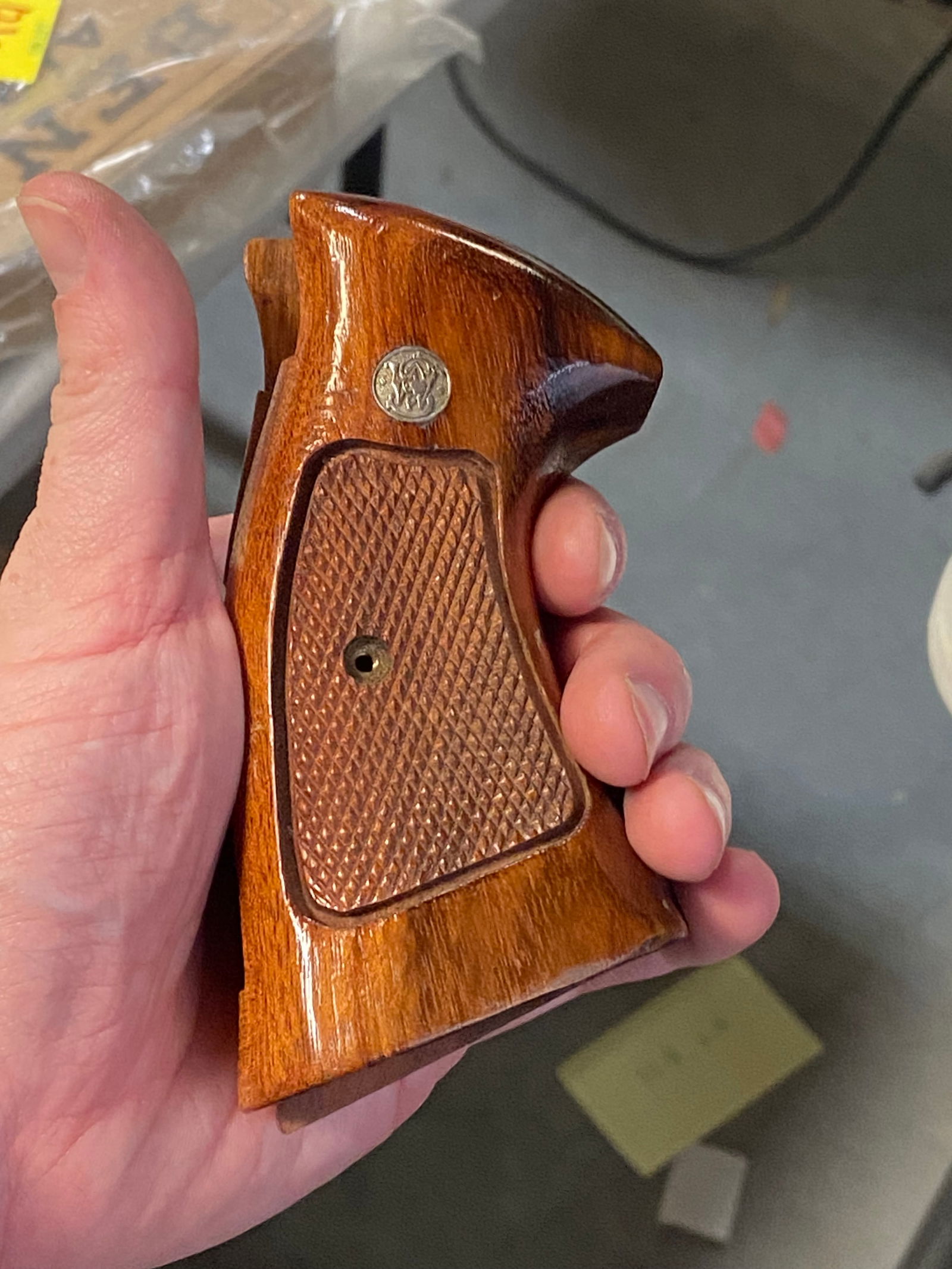 Excellent Factory Smith & Wesson N-Frame Revolver Take-Off Grips / Stocks with Screw - 8