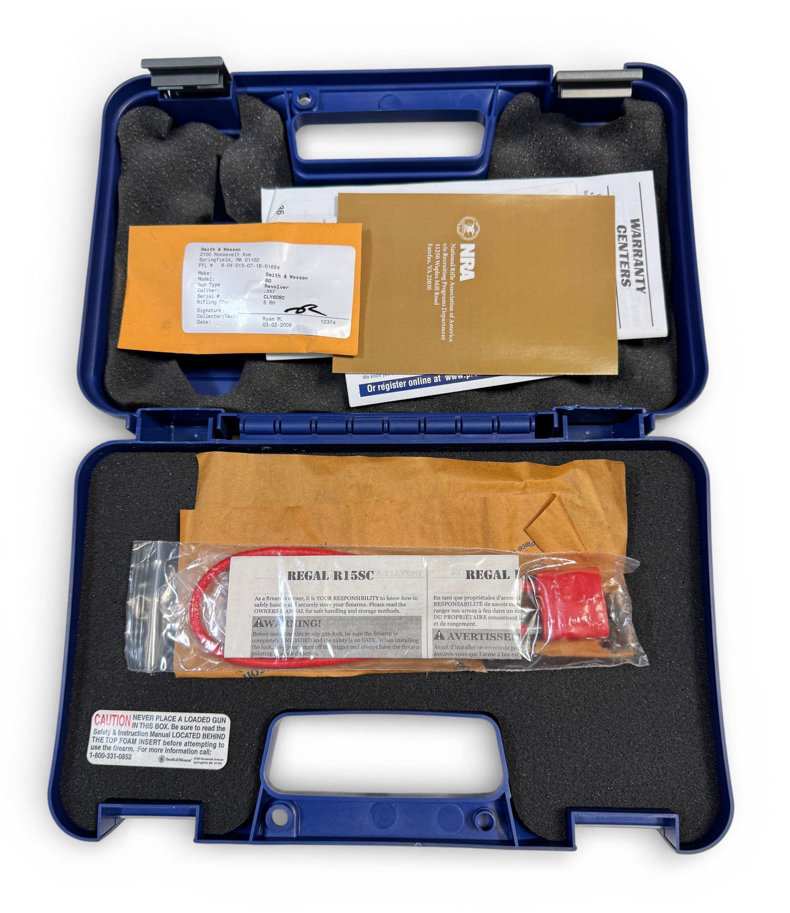 Factory Smith & Wesson Hard Case (1 of 4)