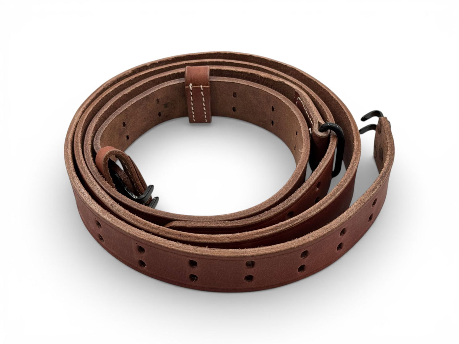 Excellent M1907 Leather Rifle Sling: New Production, Excellent condition - Made to fit on your M1 Garand, M1903, 03-A3, Trench Guns, and various other military weapons. 