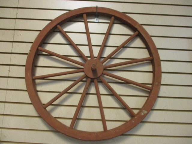 Vintage Decorative Spoked Wagon Wheel (1 of 5)