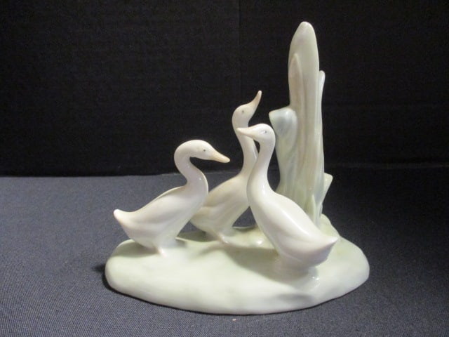 NAO Lladro "Three Geese in the Reeds" Porcelain Figurine (1 of 5)