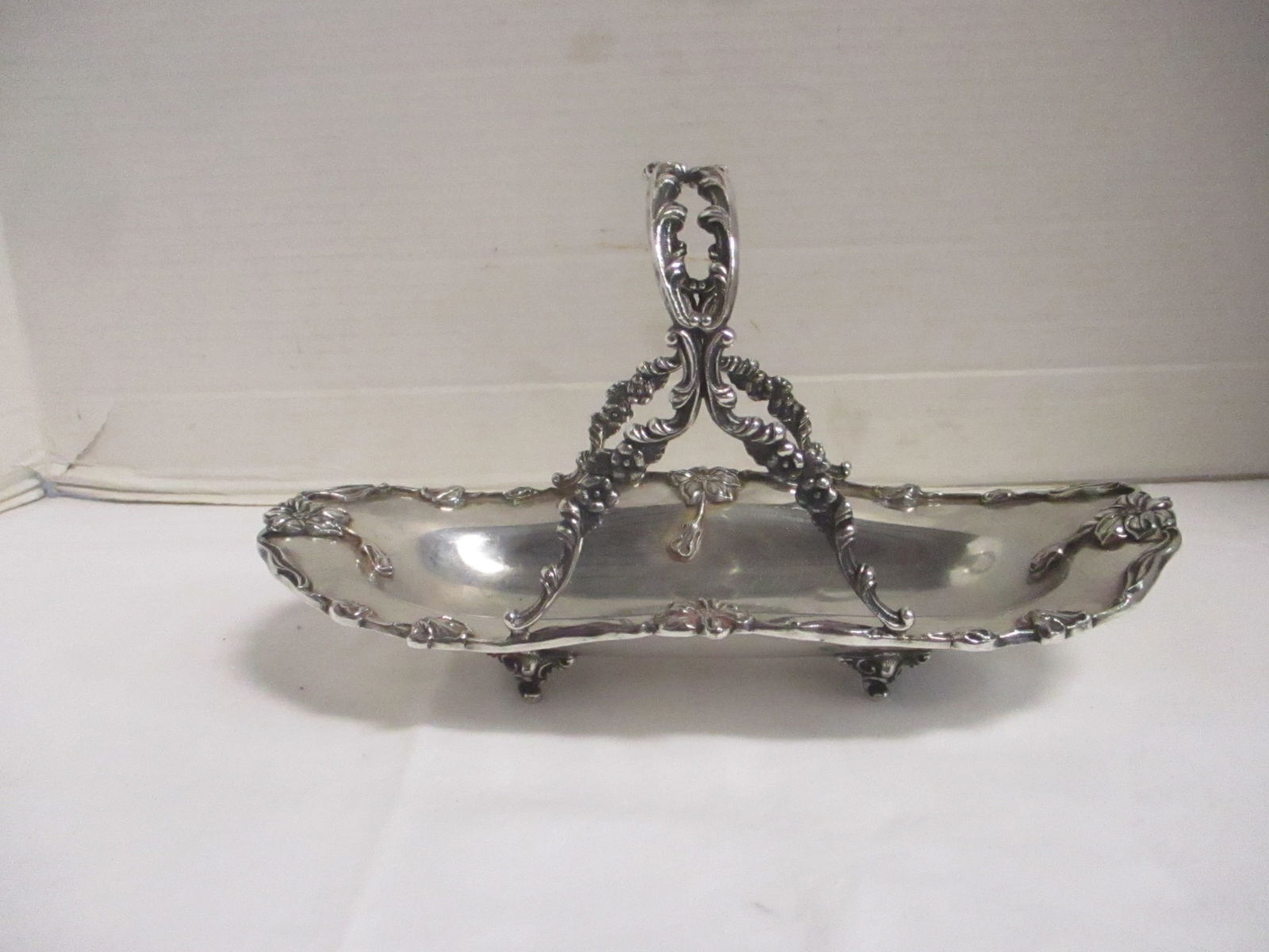Circa 1890's The Van Bergh Silver Co. Quadruple Plate Basket (1 of 7)