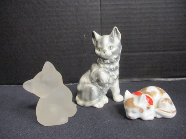 Three Kitten Figurines (1 of 7)