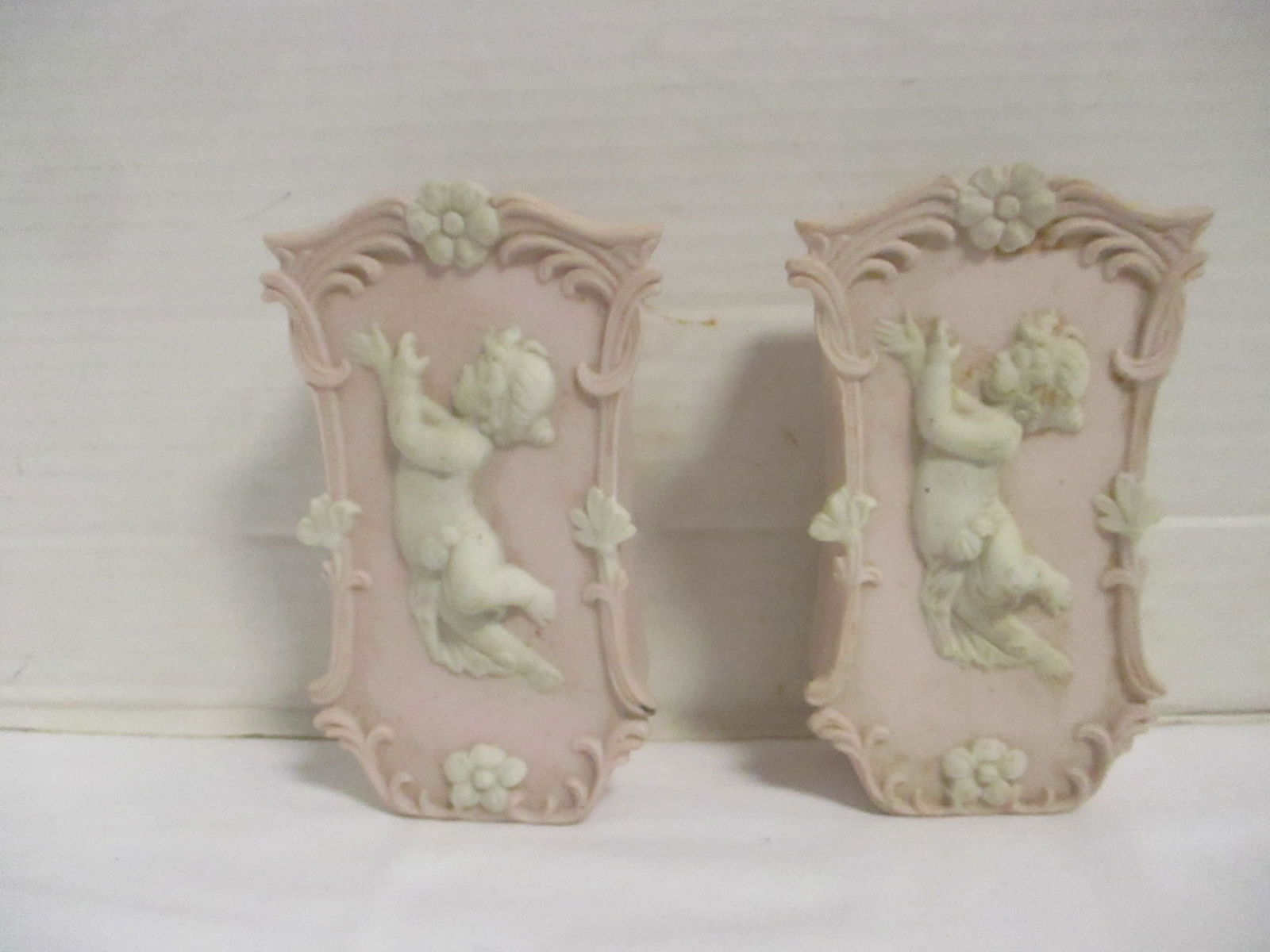 Pair of 1930-40's Bisque Cherub Jasperware Wallpockets (1 of 8)