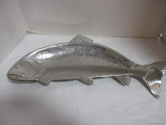 Circa 1976 Cast Aluminum Bruce Fox "Trout" by Wilton Fish Tray (1 of 8)