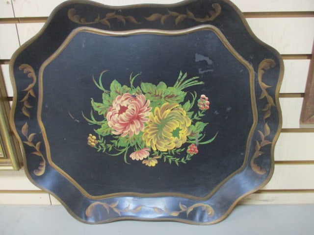 Vintage Handpainted Scalloped Tole Tray (1 of 9)
