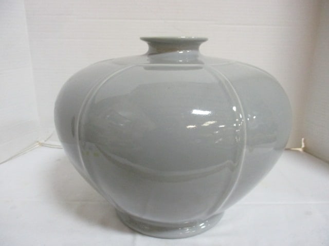 Large 1960-70's McCoy Bulbous Vase (1 of 6)