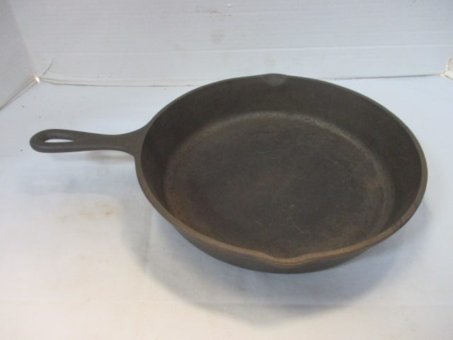 Vintage BSR Cast Iron Skillet (1 of 5)