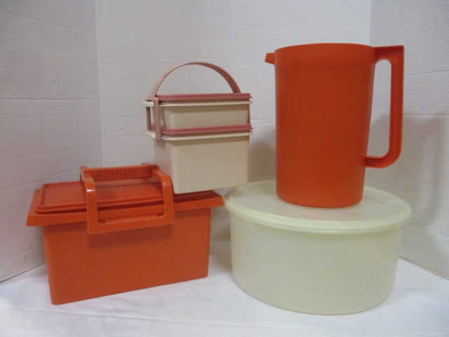 Four Pieces of Vintage 70's-80's Tupperware: Local Pickup Only 
