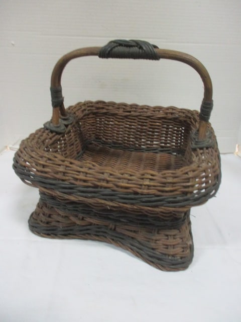 Vintage Footed Woven Basket (1 of 5)
