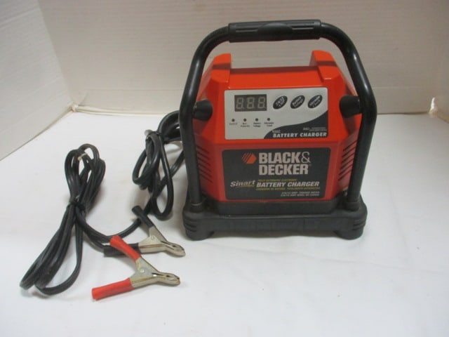 Black&Decker Smart Battery Charger (1 of 7)