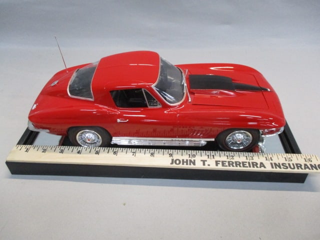 1965 Chevrolet Corvette Hard Plastic Model Car 1:16 Scale - 9