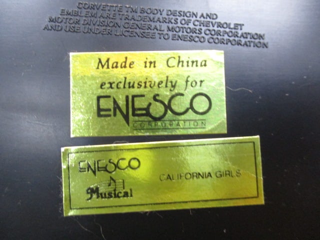 Enesco Musical 1963 Corvette on Mirrored Base - 10