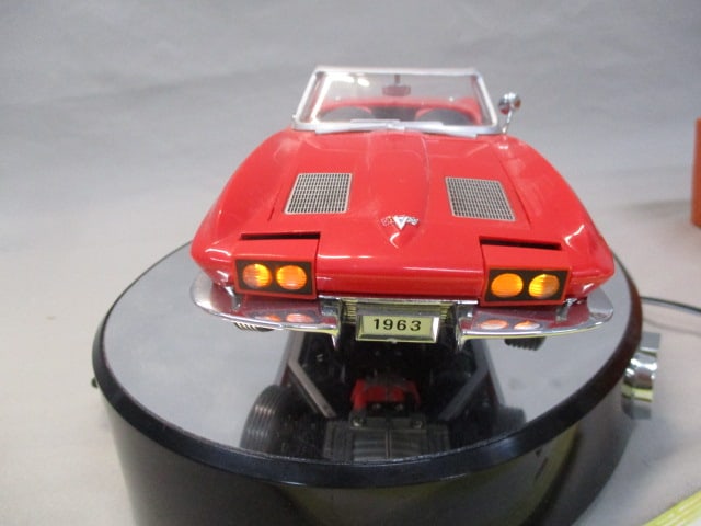 Enesco Musical 1963 Corvette on Mirrored Base - 3