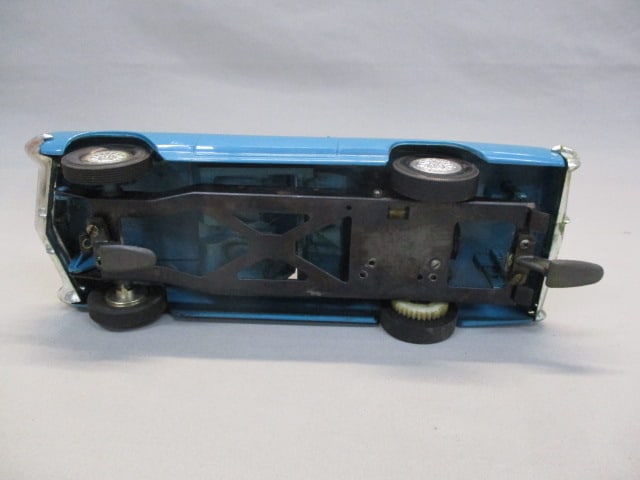 Cox Slot Car 1965 Buick Riviera - 7