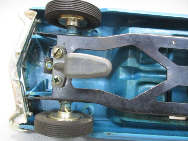 Cox Slot Car 1965 Buick Riviera - 9