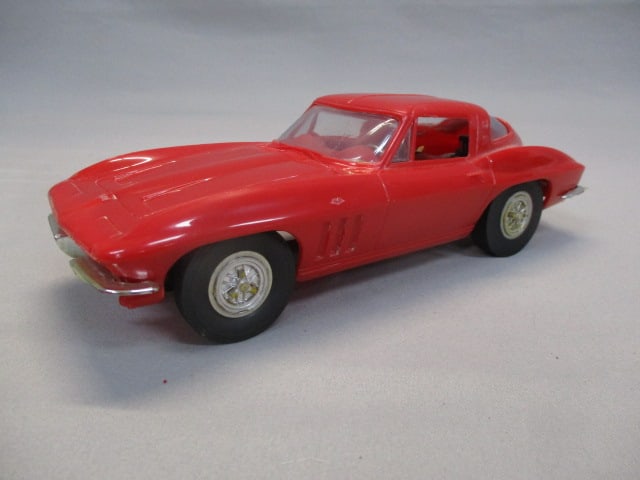 Cox Slot Car 1963 Chevrolet Corvette Stingray: Made in USA 