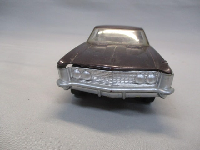 Cox Slot Car 1963 Buick Riviera - 3
