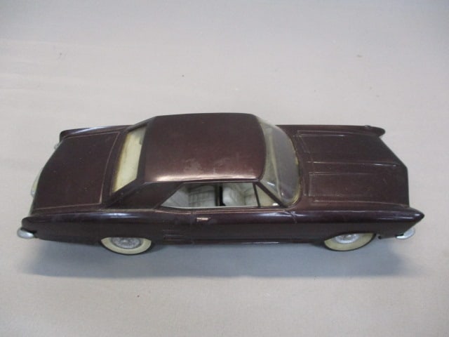 Cox Slot Car 1963 Buick Riviera - 5