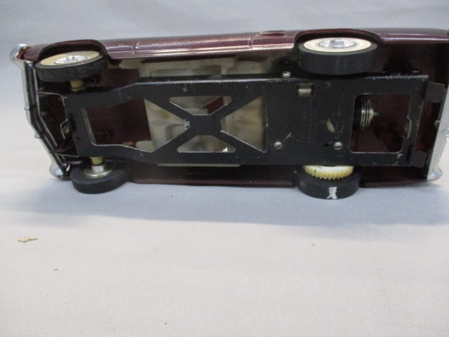 Cox Slot Car 1963 Buick Riviera - 7