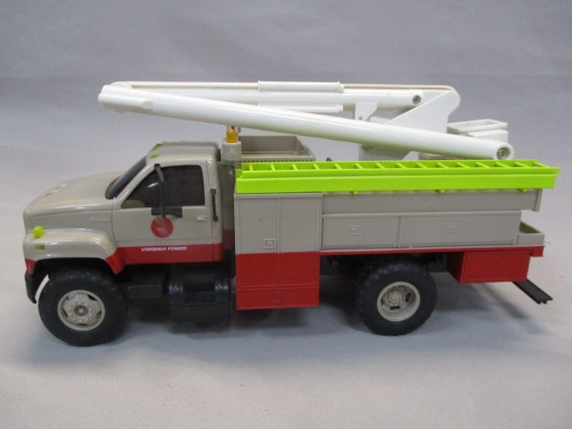 Virginia Power GMC Top Kick Bucket Truck - 2