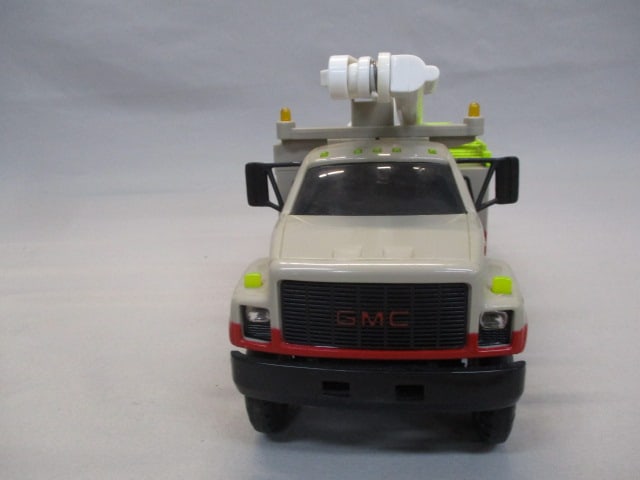 Virginia Power GMC Top Kick Bucket Truck - 4