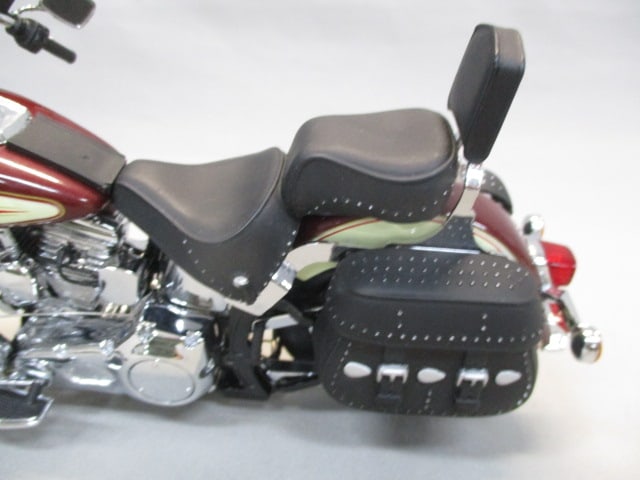 Franklin Mint Harley Davidson Heritage Motorcycle in Case - 6