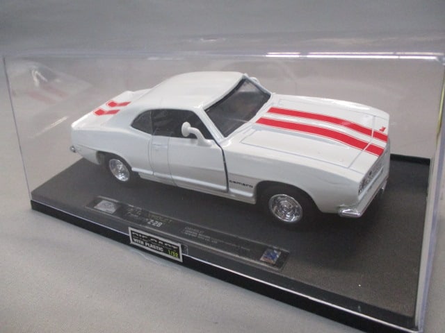 7 Diecast Cars in Display Cases - See All Pictures - 14