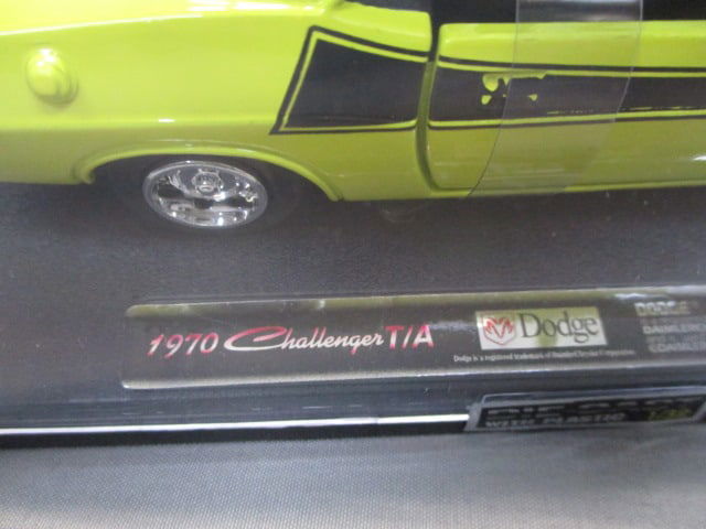 7 Diecast Cars in Display Cases - See All Pictures - 9