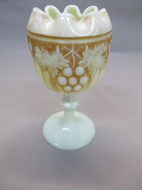 Northwood Custard Grape and Gothic Arches Rose Bowl: 6" 