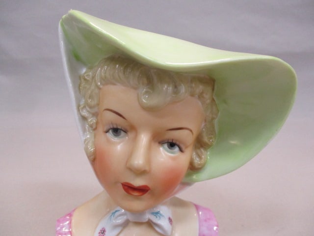 6.5 Ucago Lady Head Vase - 2