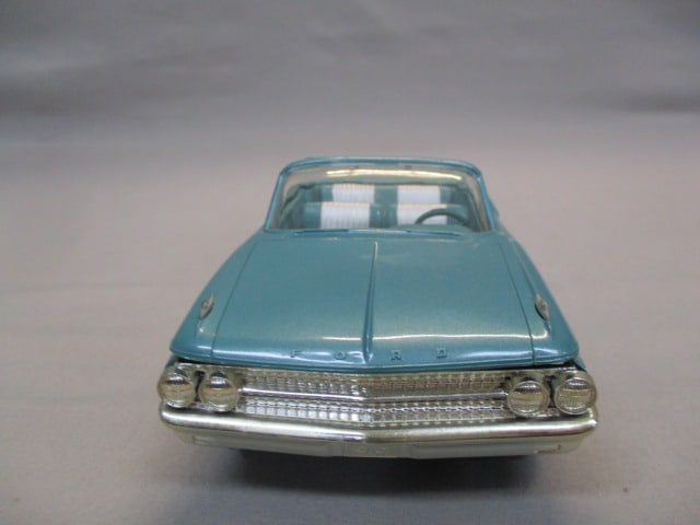 1961 Ford Sunliner Convertible Promo - 3