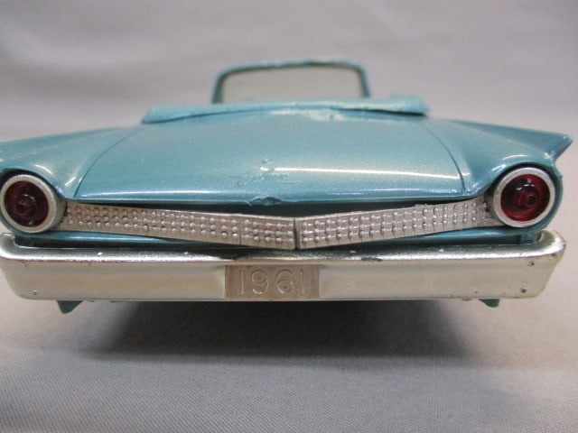 1961 Ford Sunliner Convertible Promo - 8