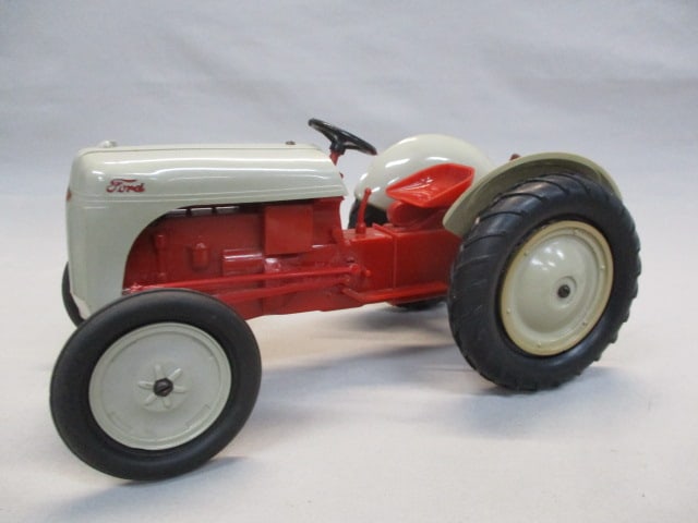 1950's Ford 8N Toy Tractor Hard Plastic 1:12 Scale (1 of 9)