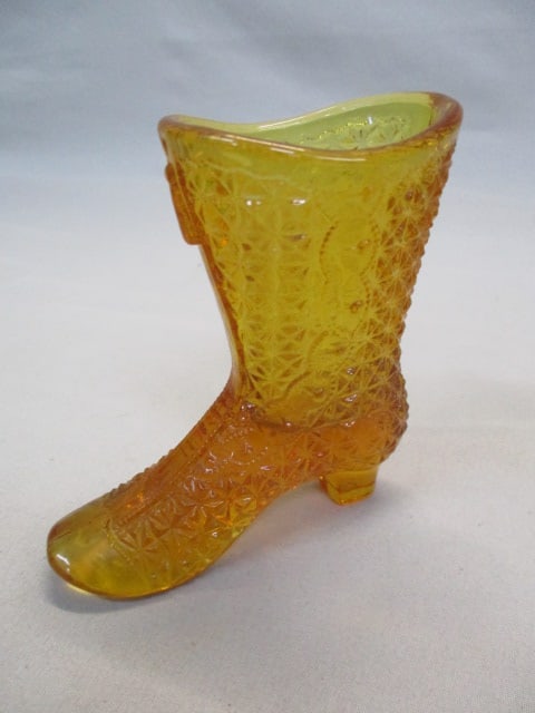 Fenton Amber Glass Boot "Daisy & Button" Pattern: 4" x 4" Has Hairline Crack - See All Pictures 